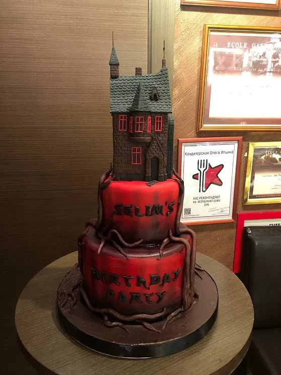 картинка Торт на день рождения "Кастлвания" Кондитерская Олега Ильина картинка Торт на день рождения "Кастлвания" Кондитерская Олега Ильина